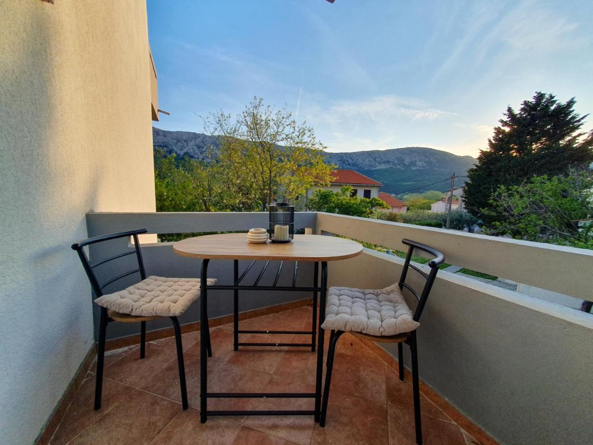 Apartments Mira Baška Eksteriør bilde