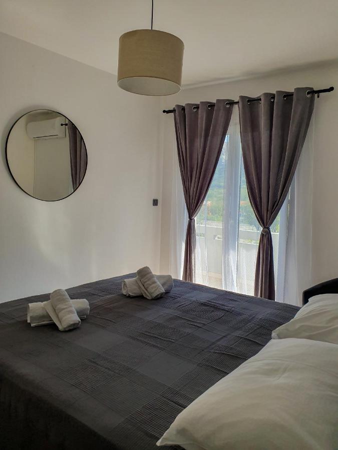 Apartments Mira Baška Eksteriør bilde