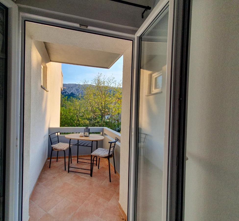 Apartments Mira Baška Eksteriør bilde