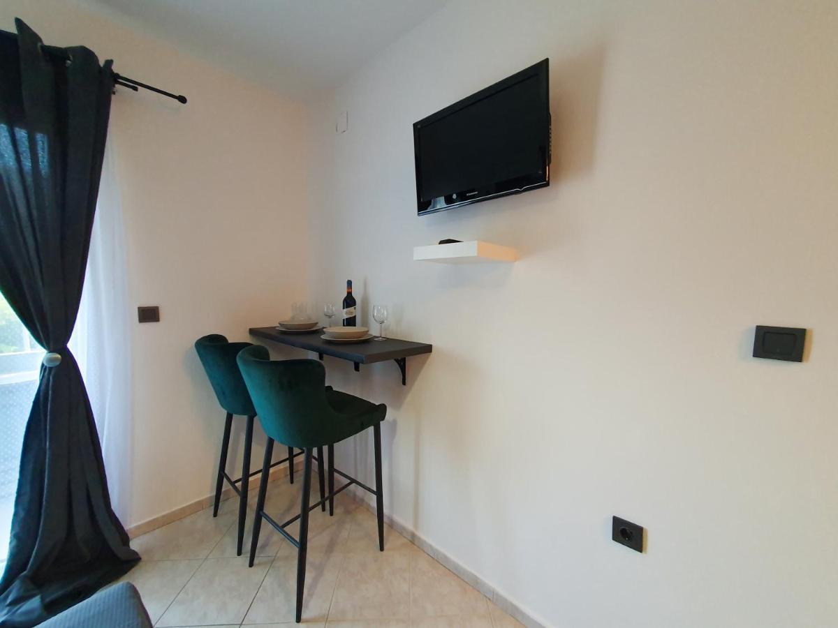 Apartments Mira Baška Eksteriør bilde
