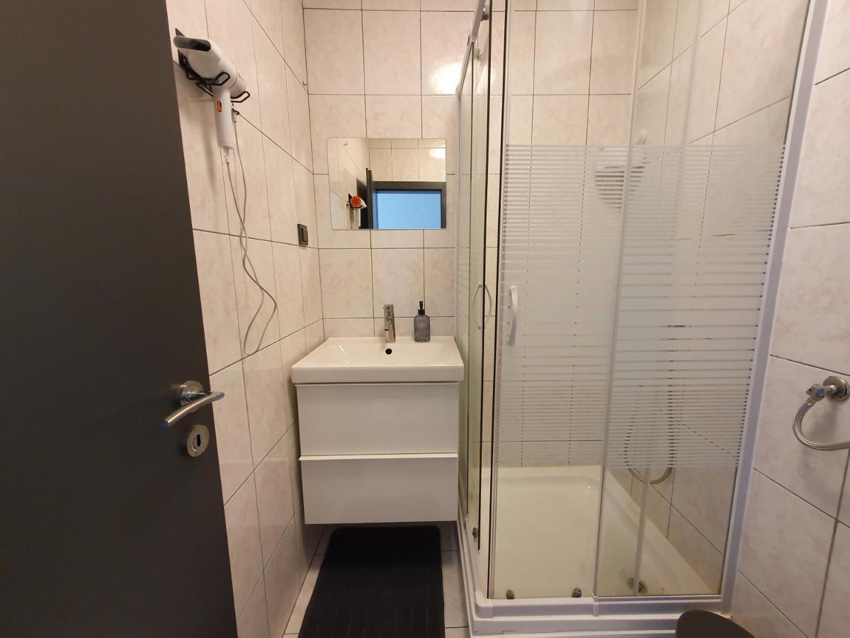 Apartments Mira Baška Eksteriør bilde