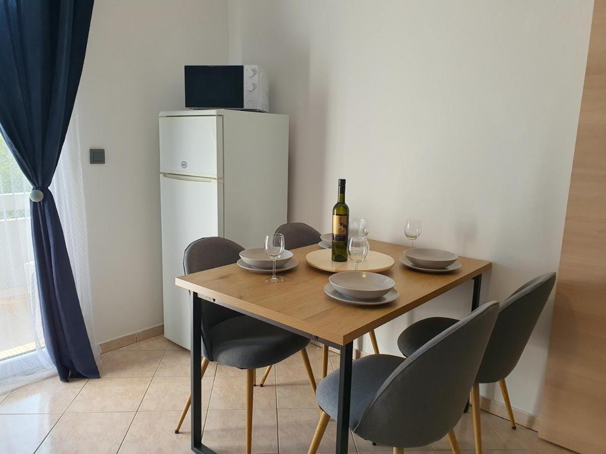 Apartments Mira Baška Eksteriør bilde