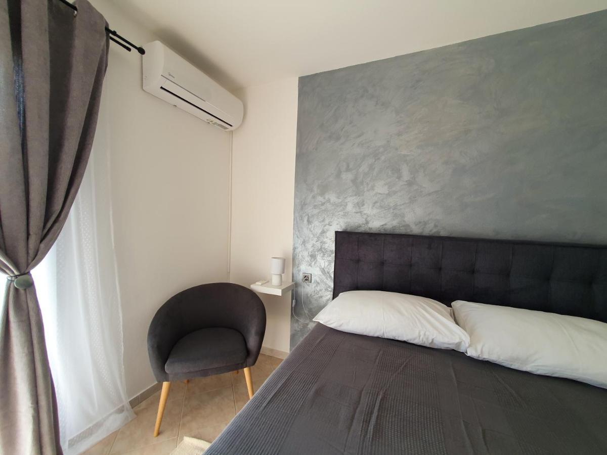 Apartments Mira Baška Eksteriør bilde