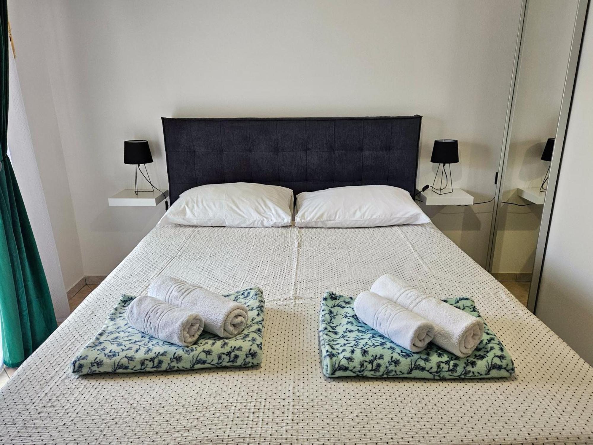 Apartments Mira Baška Eksteriør bilde