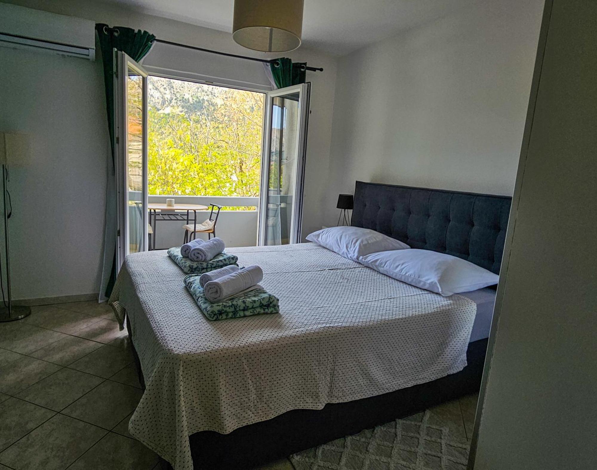 Apartments Mira Baška Eksteriør bilde